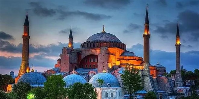 Ayasofya'nın kapısı kırmaktan yargılanan zanlıya hapis