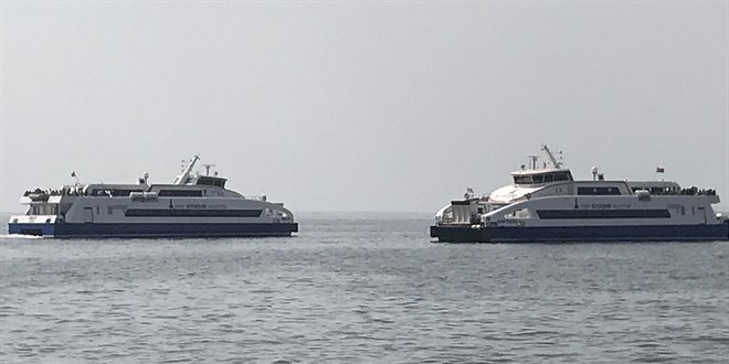 İzmir'de vapur seferleri yeniden başladı