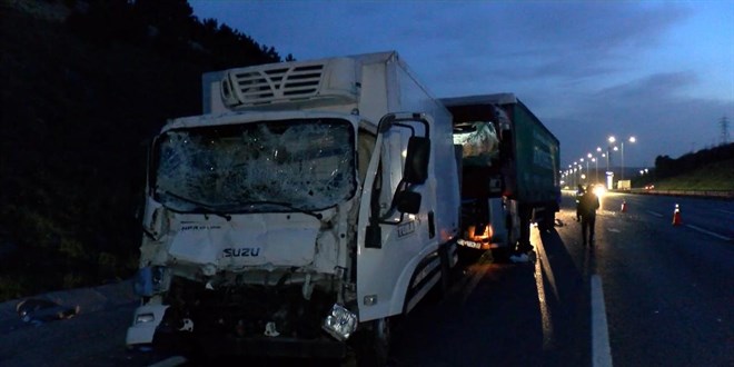 Kuzey Marmara Otoyolu'ndaki zincirleme kaza: 2 yaralı