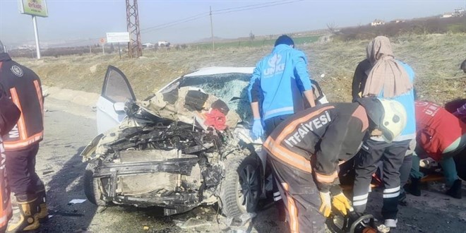 Malatya-Elazığ karayolunda feci kaza: Aynı aileden 3 kişi hayatını kaybetti