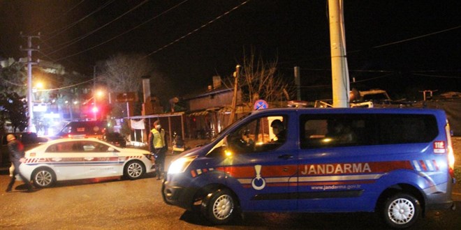Sultangazi'de İftar Vakti Taşlı Sopalı Kavga Çıktı