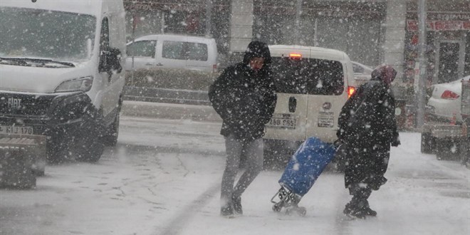 Yozgat'ta eğitime kar engeli
