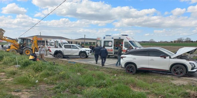 Çorlu'da zincirleme kaza: 3'ü askeri personel 6 yaralı