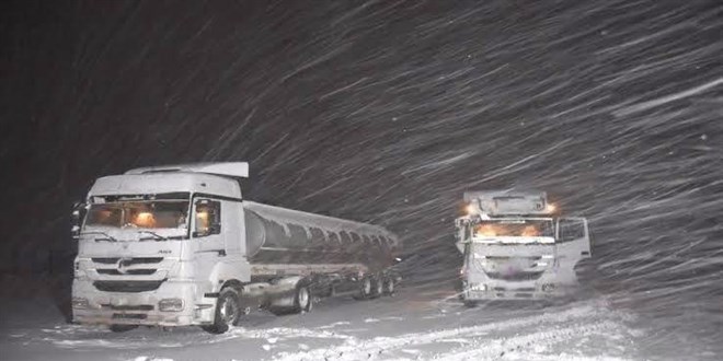 Ulaşıma kar engeli: İşte ulaşıma kapanan yollar