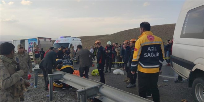 Van'da 7 Kişinin Öldüğü Kazayla İlgili 2 Savcı Görevlendirildi