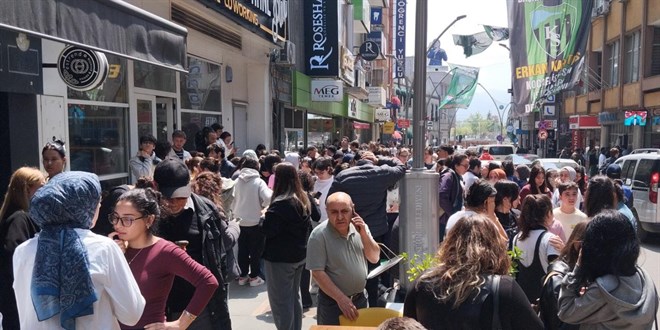 Kabine üyelerinden deprem sonrası 'geçmiş olsun' mesajı