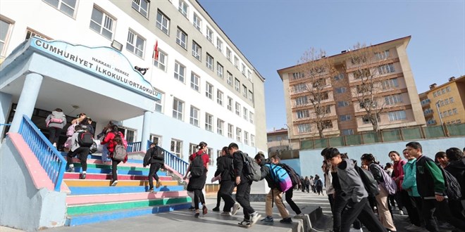 İstanbul'daki tüm okullarda Pazartesi günü ilk ders: Afet eğitimi
