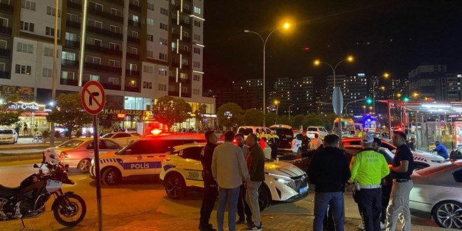 Ehliyetsiz Motosiklet Sürücüsü Polis Memurunu Yaraladı