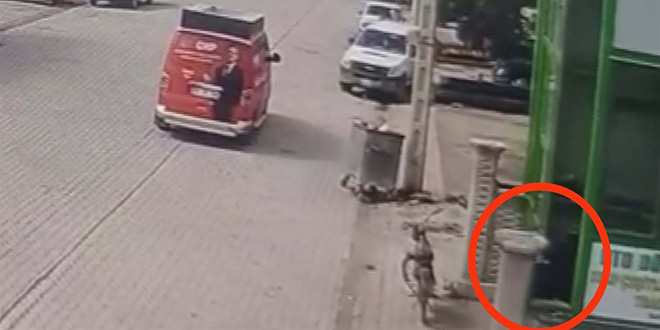 CHP aracı geçerken silahla havaya ateş eden 2 kişi tutuklandı
