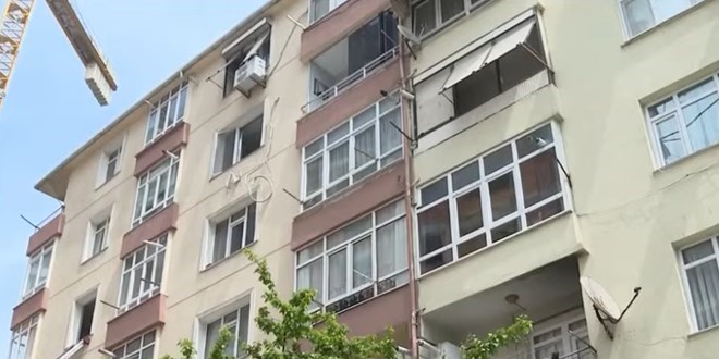 İstanbul'da Kolonları Patlayan 96 Dairelik Siteye Tahliye