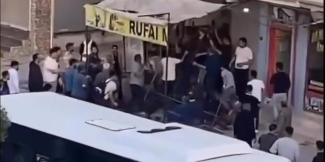 Tekmeli sopalı kavga çıktı Şanlıurfa karıştı!