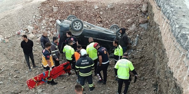 Hatay'da Takla Atan Araçta Yaralanma