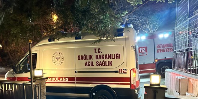 Kadıköy'de apartman dairesinde yangın: 1 kişi hayatını kaybetti