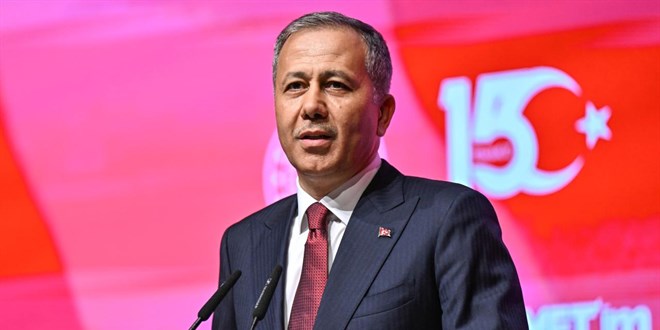 Yerlikaya: Kırmızı bültenle aranan 2 suçluyu daha ülkemize getirdik