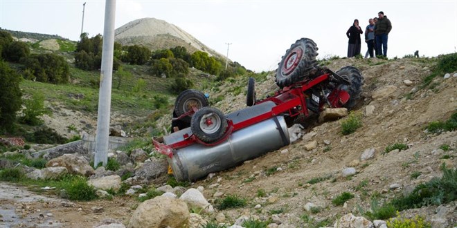 Burdur'da traktör şarampole devrildi: 1 ölü
