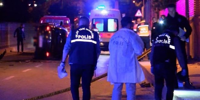 Kartal'da Kaldırıma Çarpan Otomobilde Kadın Hayatını Kaybetti