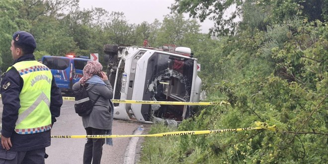 Öğrencileri Taşıyan Otobüs Kaza Yaptı: 18 Yaralı