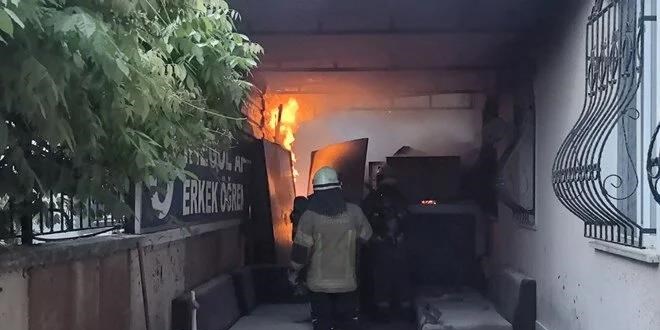 Bursa'da öğrenci yurdunda korkutan yangın!