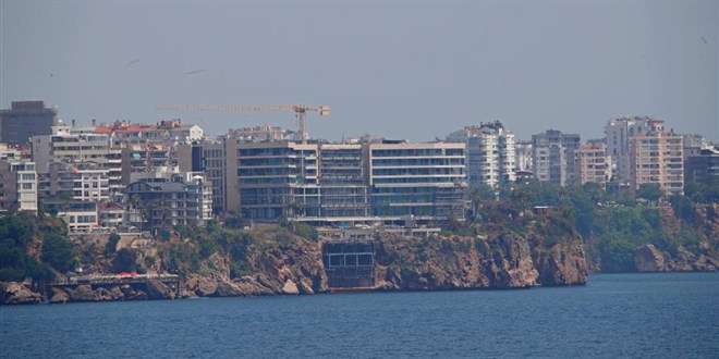 Doğal Miras Falezlere Gizli Tünel Açan Otele İnceleme