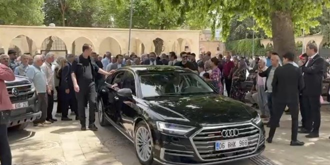 Müsavat Dervişoğlu'ndan tepki çeken hareket