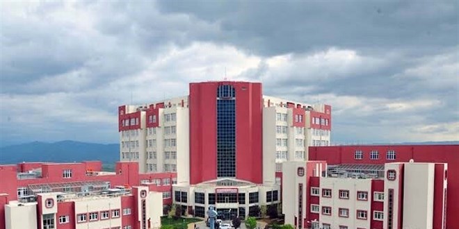 'Bıçak parası' aldığı öne sürülen profesör ile sekreterine adli kontrol