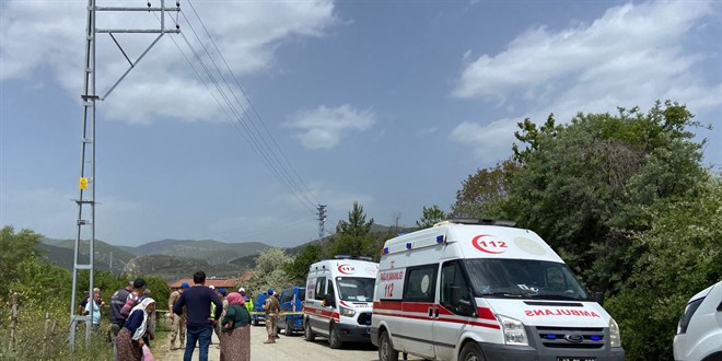 Traktörle tarladan dönen çift silahlı saldırıda öldürüldü
