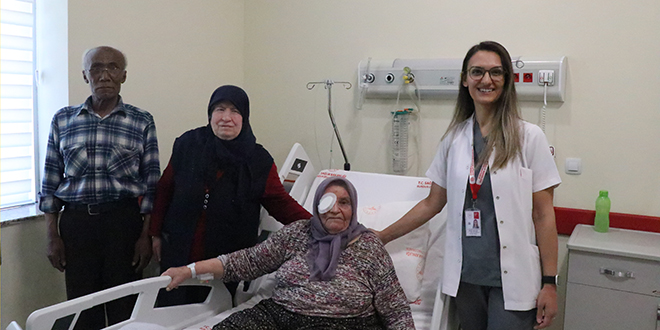 Burdur'da yaşlı kadının 'istemsiz akan gözyaşı' tedaviyle dindi