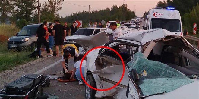 4 otomobil zincirleme kazaya karıştı: 1 ölü, 6 yaralı