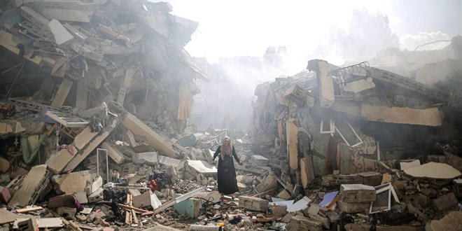 Gazze'de Yardım Bekleyen Filistinlilere İsrail Saldırısı: 24 Ölü