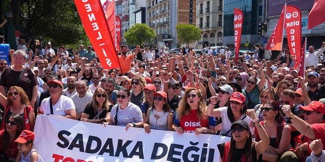 İzmir'de belediye işçilerinin grevi sona erdi