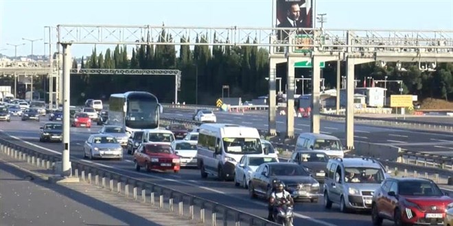 İstanbul'da arefe trafiği: Durma noktasına geldi!