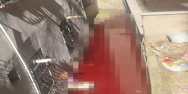 Kanalizasyondan gelen kurban kanı 2 daireyi bastı