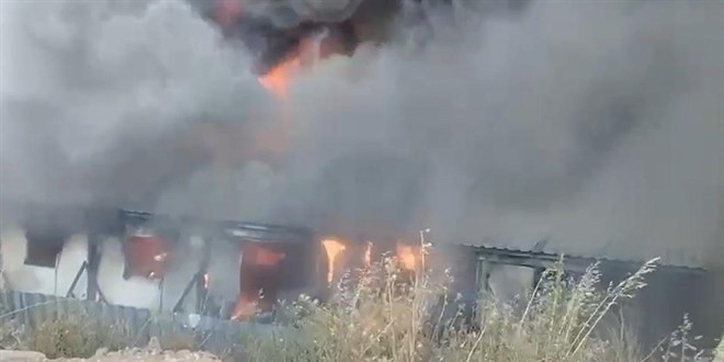 Bodrum'da işçi konteynerlerinde yangın