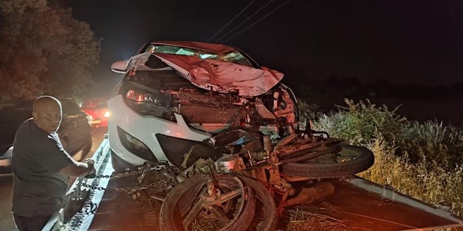Otomobil ile çarpışan motosikletteki 2 kişi hayatını kaybetti
