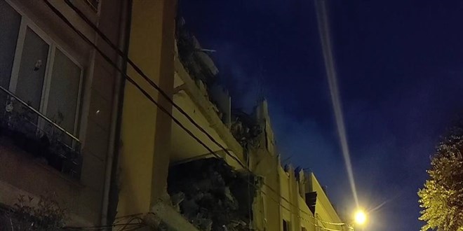 Avcılar'da 6 katlı binada kısmi çökme