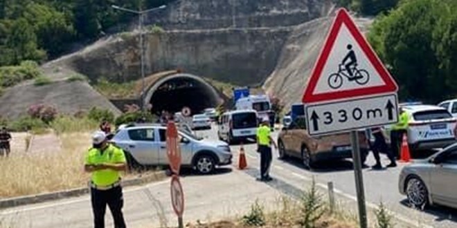 Antalya'da feci kaza: 2 ölü, 4 yaralı