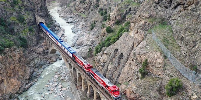 Turistik Karaelmas Ekspresi ilk seferine çıktı
