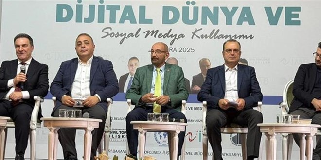 Dijital Medya Panelinde Medya ve Toplumun Geleceği Tartışıldı