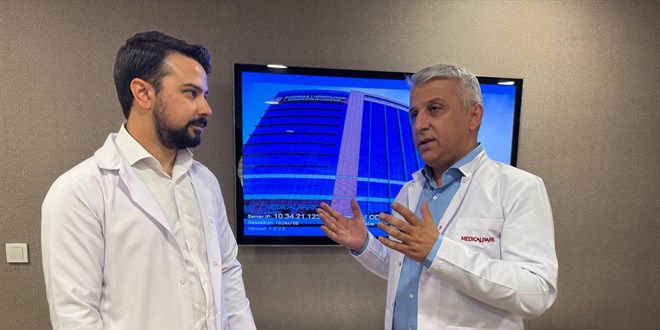 Baba-Oğul Beyin Cerrahları: Hibrit Ameliyatlarla Hayat Kurtarıyorlar