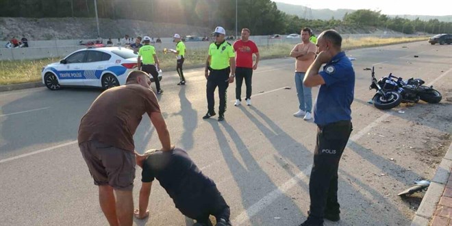 Antalya'da otomobil ile çarpışan motosikletin sürücüsü öldü
