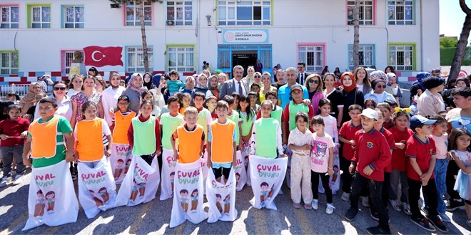 Dönem Sonu Faaliyet Haftasında Bakan Tekin Öğrencilerle Buluştu