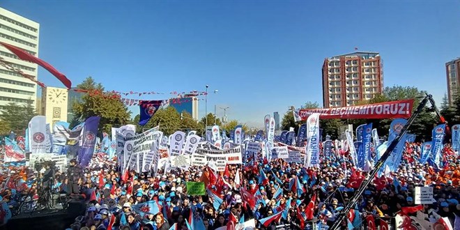 TÜRK-İŞ'ten Kamu Toplu Sözleşmeleri İçin Bakanlık Önünde Miting