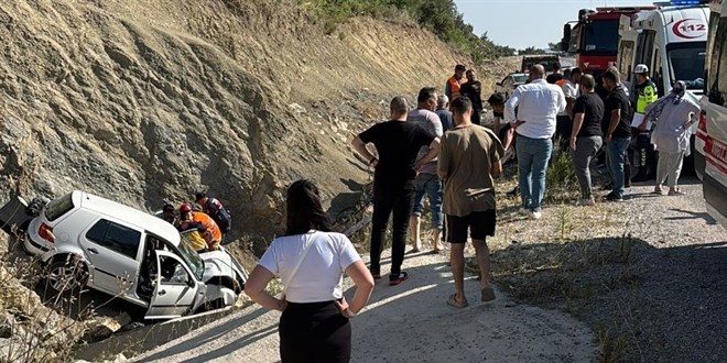 Kontrolden çıkan araç menfeze savruldu: 1 ölü, 2 yaralı