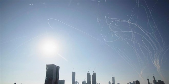 İran, İsrail'e yönelik 15'inci saldırı dalgasının başlattı