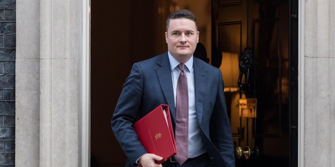 İngiliz Bakan'dan, İsrail Büyükelçiliğine tepki: Kendi sorunlarınızı çözün
