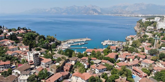 Kaleiçi Tuzcular Mahallesi'nde Akşam Nüfusu 10 Bini Aşıyor