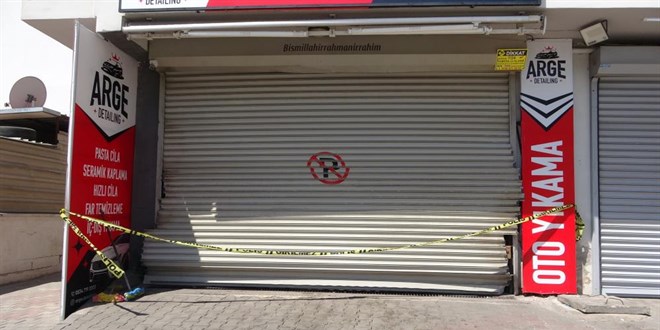 Mersin'de 3 genç, oto yıkama dükkanında ölü bulundu