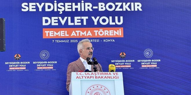 Kara Yolu Yatırımlarıyla Türkiye'nin Ulaşım Ağı Güçleniyor
