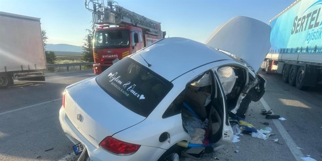 Evlilik iznine çıkan üsteğmen ve eşini trafik kazası ayırdı