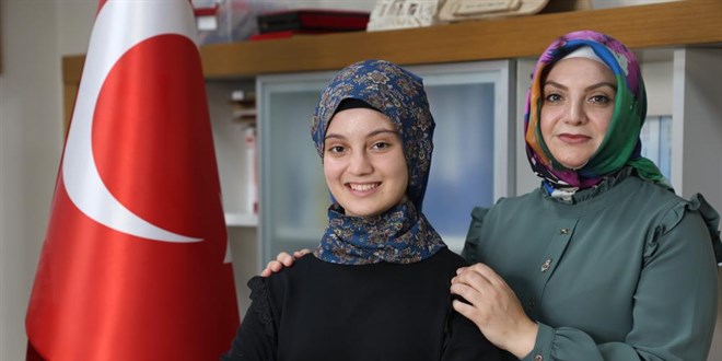 Depremde kaybettiği babasına söz verdi, LGS'de Türkiye birincisi oldu